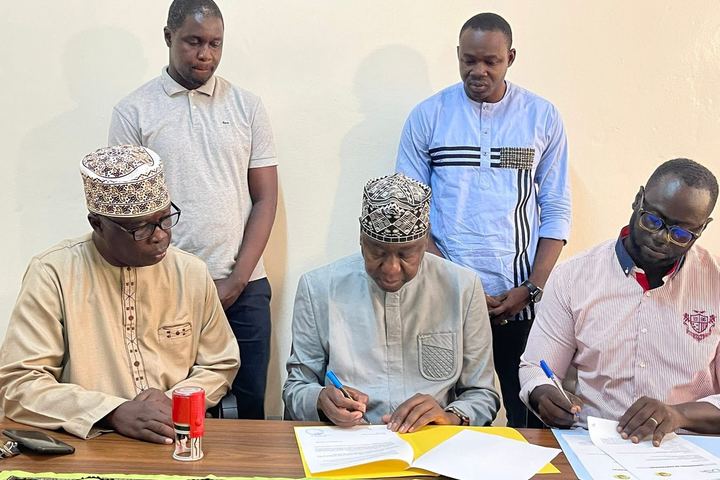 Signature de la convention entre Teranga Lab et la commune de Bargny